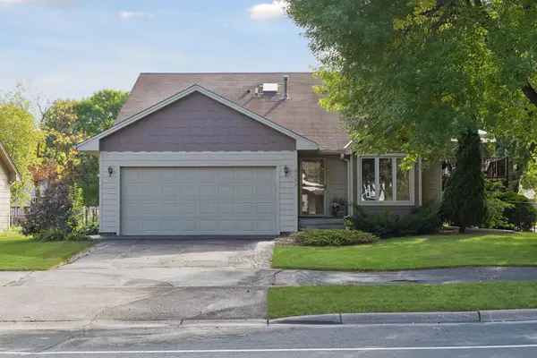 8952 Pineview Lane N, Maple Grove, MN 55369