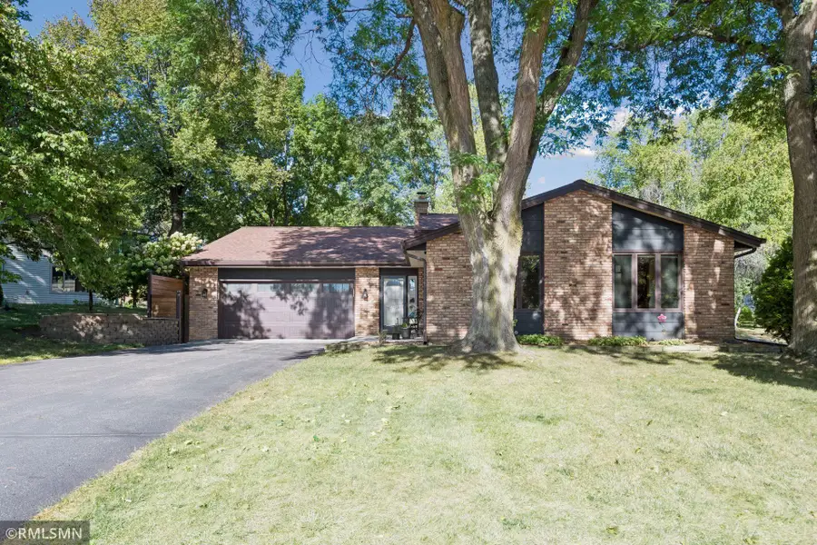 1549 Skyview Drive, Chaska, MN 55318 - #2