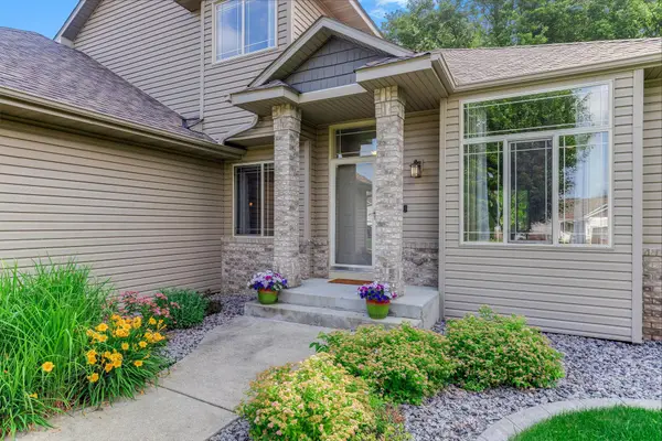 9918 Kiwi Avenue N, Minneapolis, MN 55443