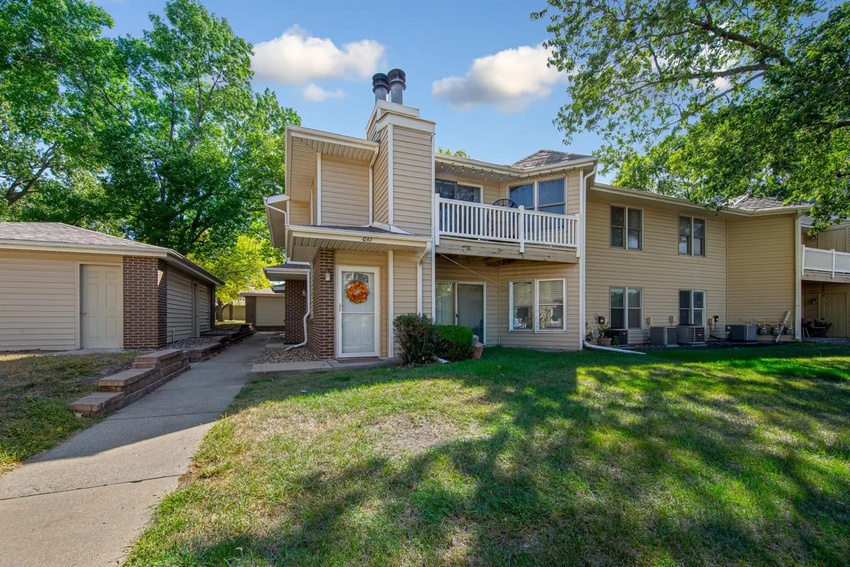 1042 E Travelers Trail, Burnsville, MN 55337 - #1