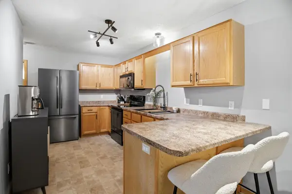 8854 Spring Lane, Saint Paul, MN 55125