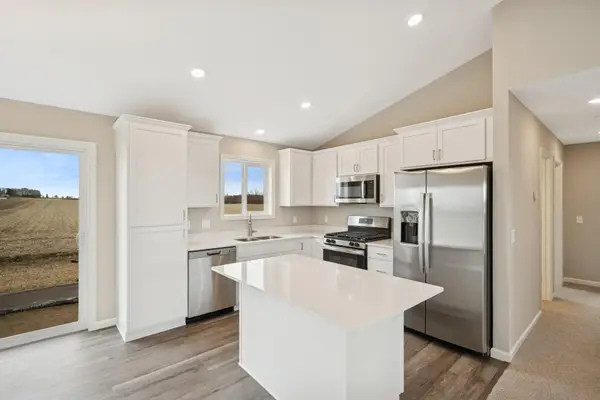 906 Brandenburg Lane, Waverly, MN 55390
