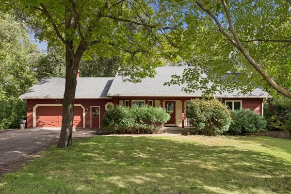 2815 Saddlebrooke Circle E, Minnetonka, MN 55305