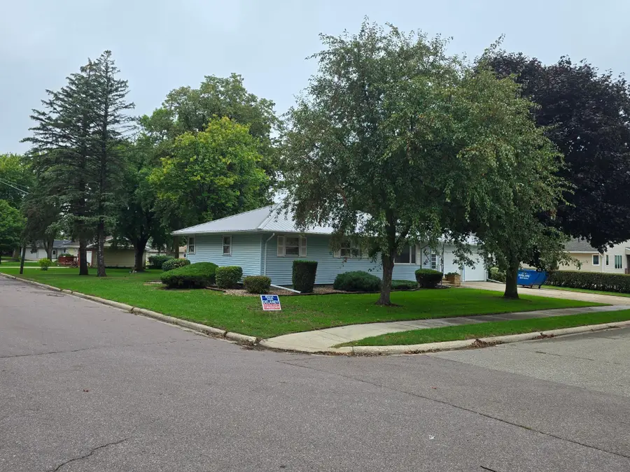 1112 6th Avenue Sw, Pipestone, MN 56164 - #2