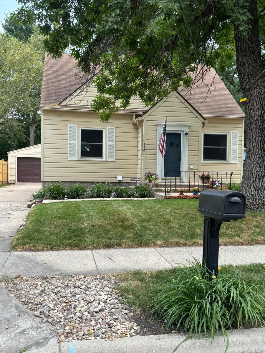 725 3rd Street Se, Willmar, MN 56201 - #2