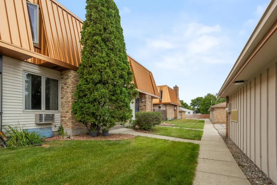 338 13th Avenue E, West Fargo, ND 58078 - #3