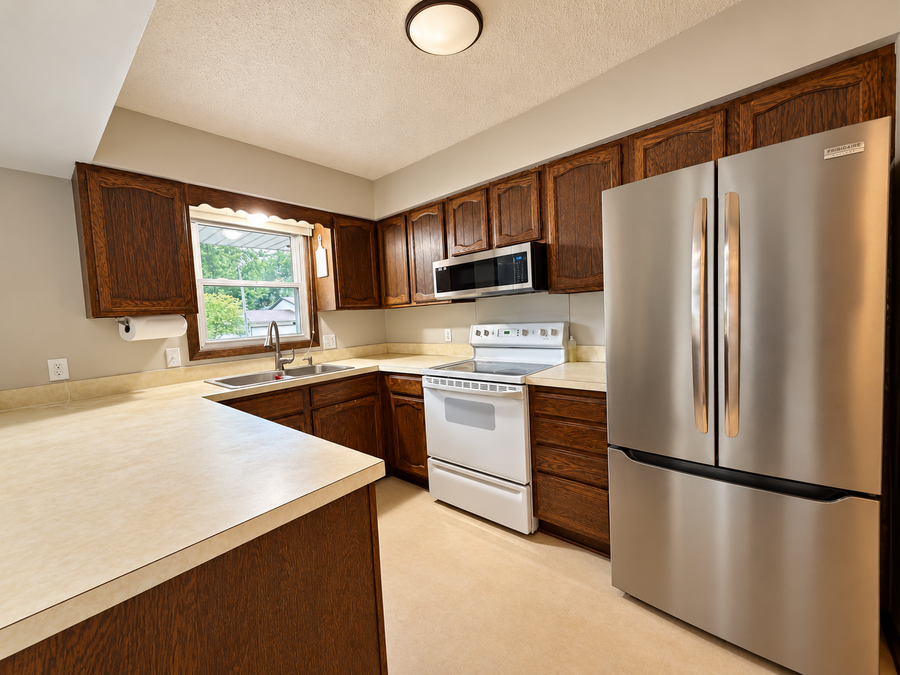 408 17th Avenue Ne, Waseca, MN 56093 - #2