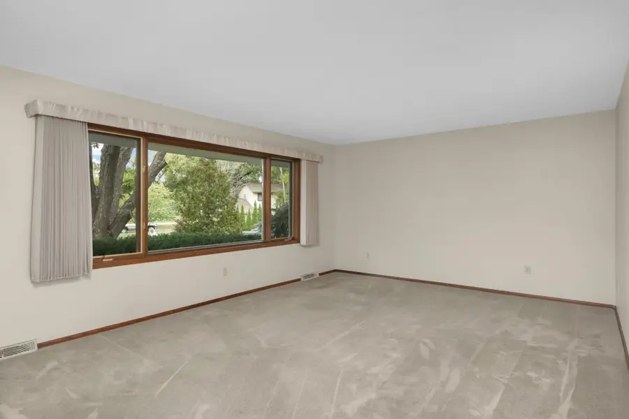 5220 Cottonwood Lane N, Plymouth, MN 55442 - #3