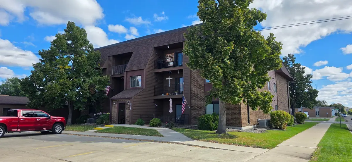 215 3rd Avenue Ne, Valley City, ND 58072 - #1