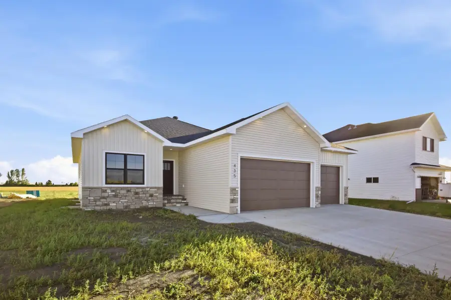 435 Goose Lane, Casselton, ND 58012 - #2