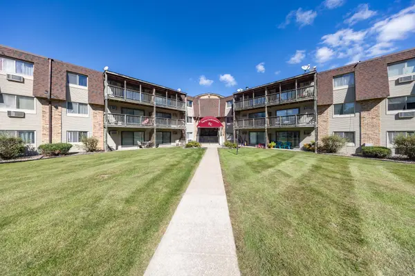 2007 E 122nd Street #B5, Burnsville, MN 55337