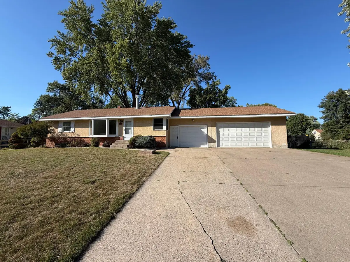 1181 Laurie Road W, Saint Paul, MN 55113 - #1