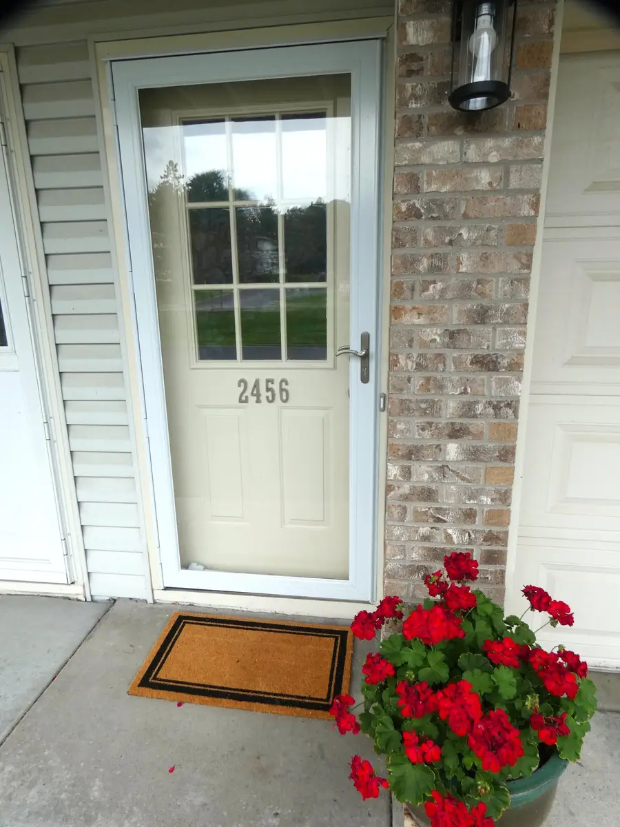2456 Grenadier Avenue N, Oakdale, MN 55128 - #2