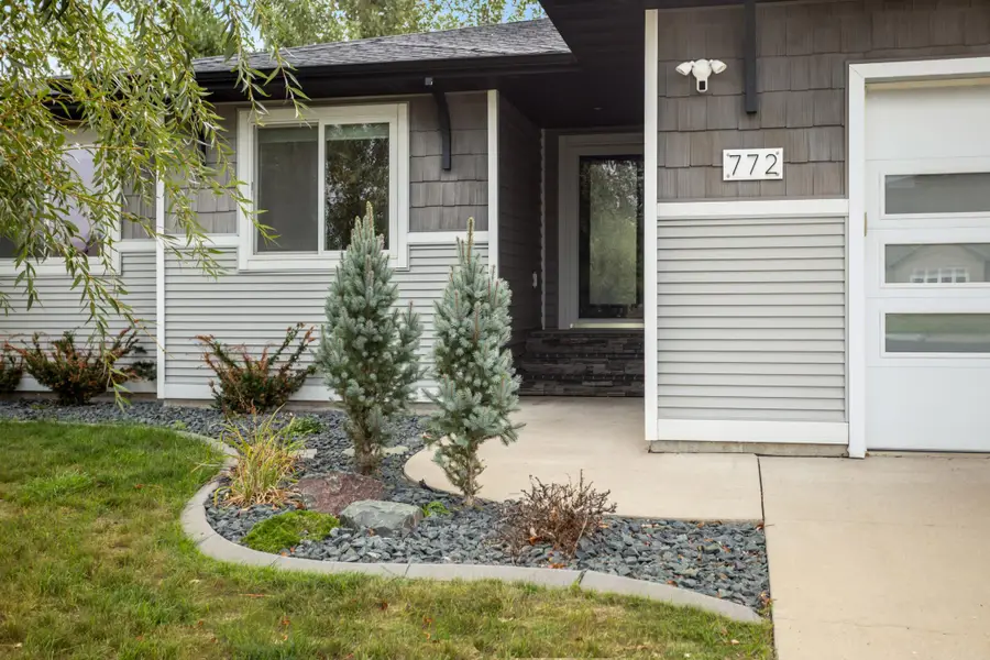 772 35th Avenue E, West Fargo, ND 58078 - #2