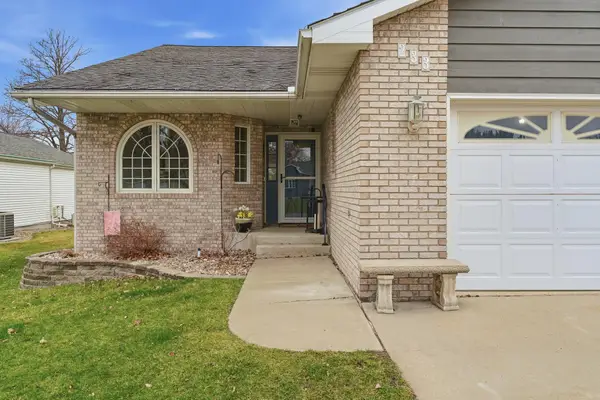 233 Gilbert Avenue Sw, Madelia, MN 56062
