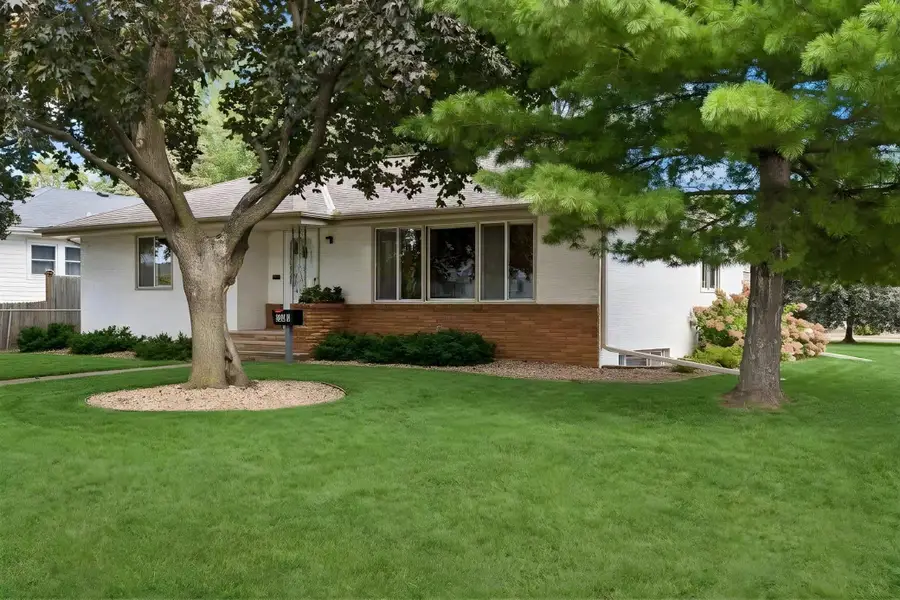 202 Ash Street W, South Saint Paul, MN 55075 - #3