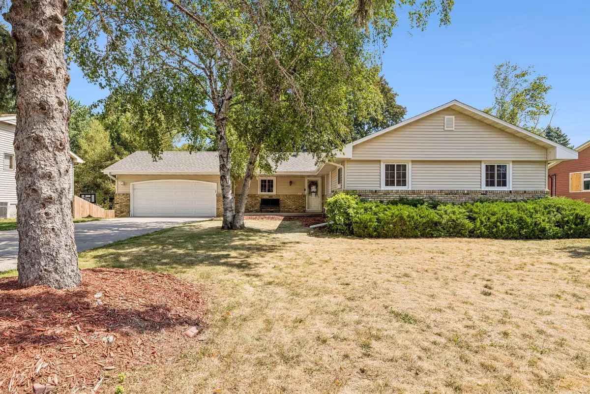 95 15th Avenue Sw, New Brighton, MN 55112 - #1