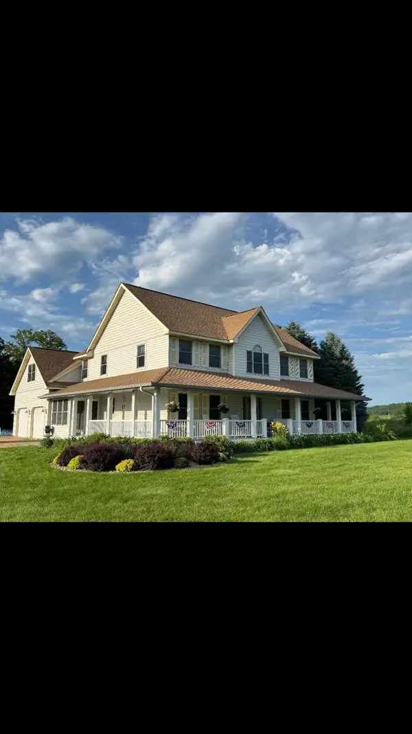 W12942 640th Avenue, Prescott, WI 54021