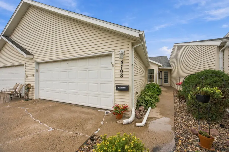 4708 10 Avenue S, Fargo, ND 58103 - #2