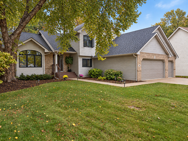1405 Horseshoe Circle, Eagan, MN 55122