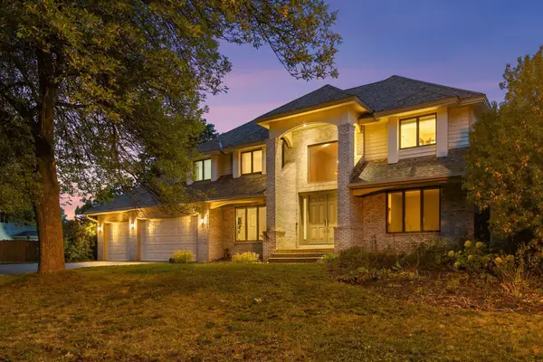 12708 Diamond Drive, Burnsville, MN 55337