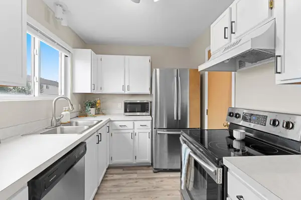 13092 Murdock Terrace, Eden Prairie, MN 55347