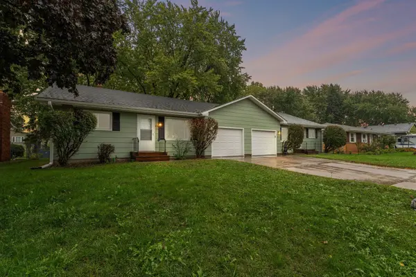 441 Skillman Avenue E, Maplewood, MN 55117