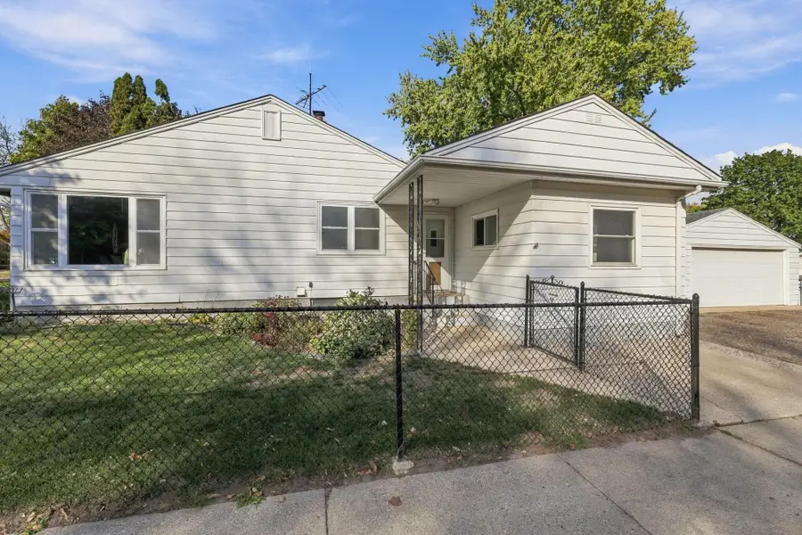 1114 Harmon Avenue, Saint Paul, MN 55118 - #2
