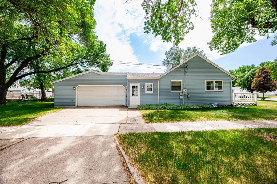 1602 14 1/2 Street S, Fargo, ND 58103 - #3