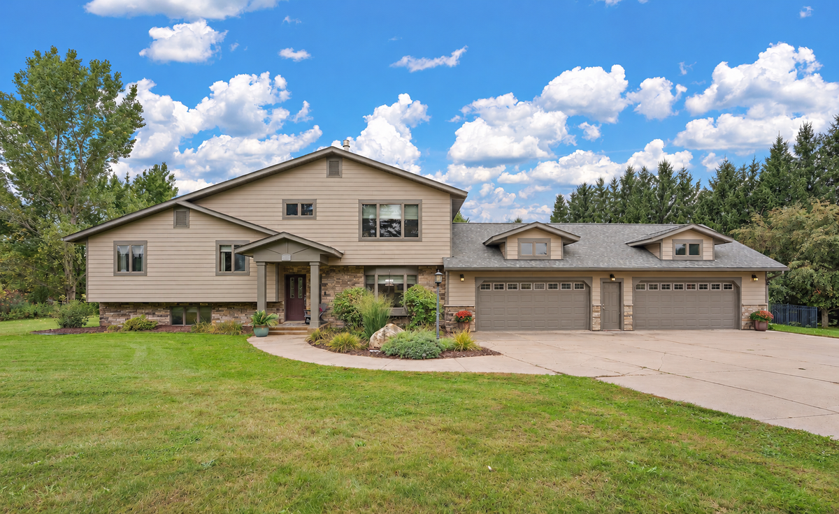 493 Prairie Lane, Hudson, WI 54016 - #1