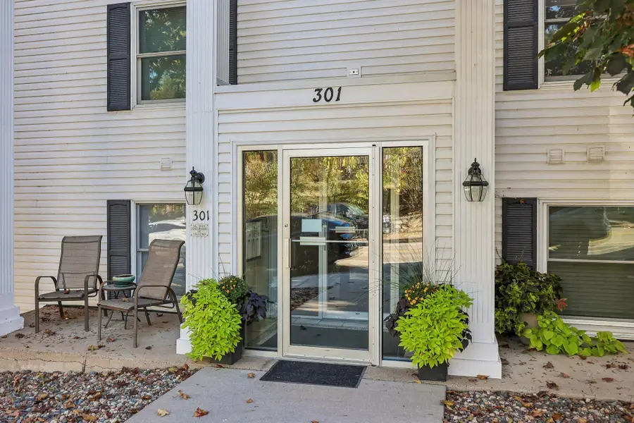301 3rd Street S #103, Stillwater, MN 55082 - #3