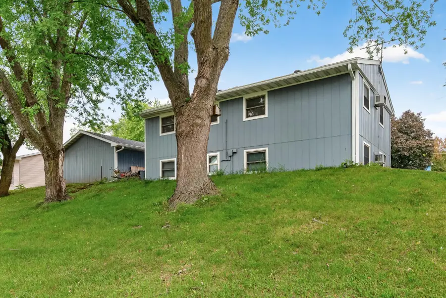 302 W Maple Street, Roberts, WI 54023 - #2