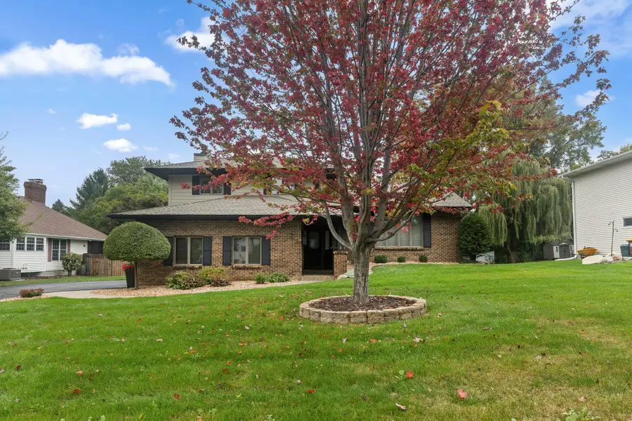 481 Marie Avenue W, Saint Paul, MN 55118 - #2