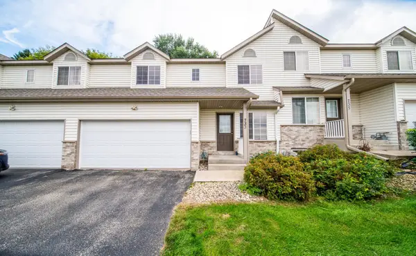 733 Baylee Place Sw, Pine Island, MN 55963