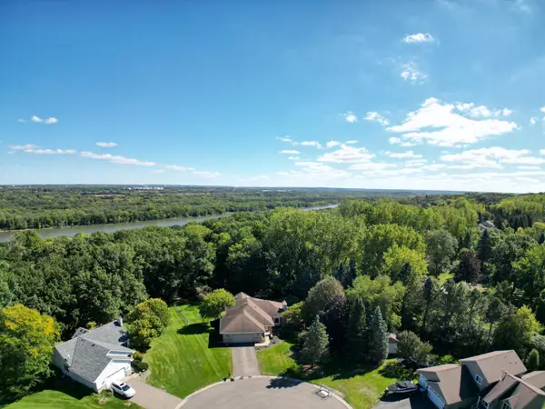 8023 Delano Court, Inver Grove Heights, MN 55076