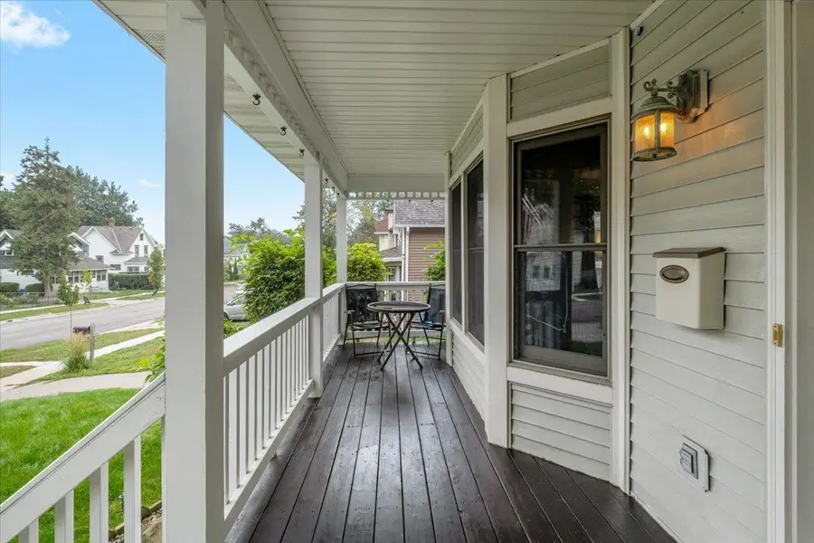 220 Baker Street E, Saint Paul, MN 55107 - #2