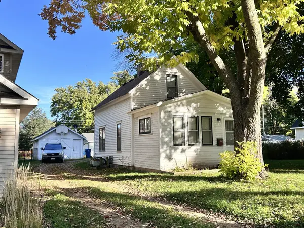 233 17th Avenue N, Hopkins, MN 55343
