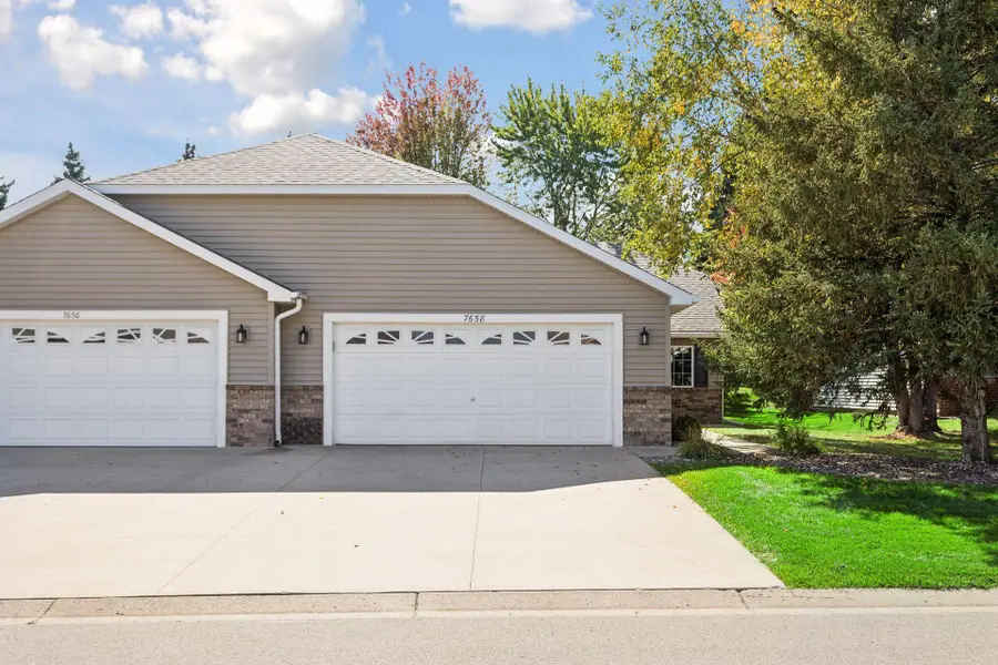 7658 Newbury Road, Woodbury, MN 55125 - #2