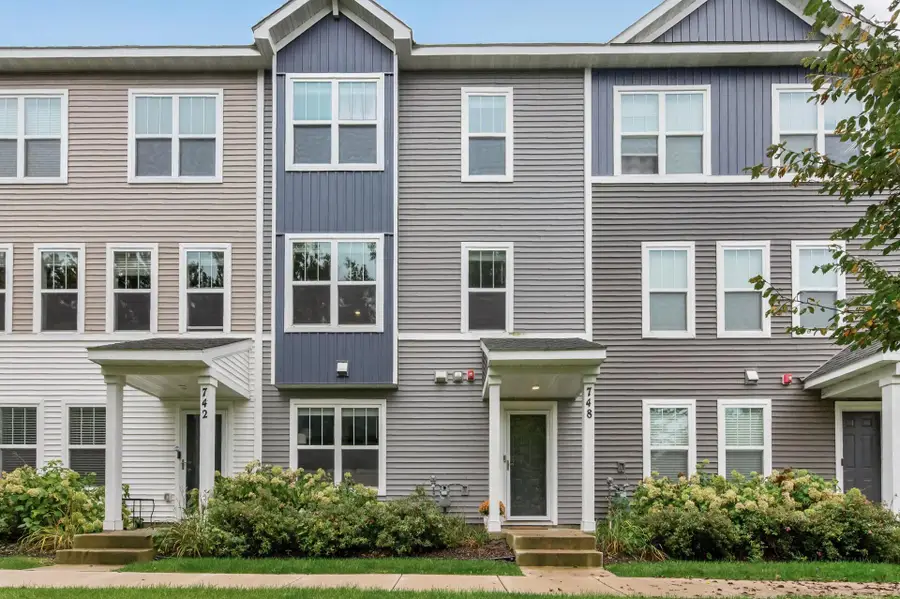 748 Midtown Lane #02, New Brighton, MN 55112 - #3