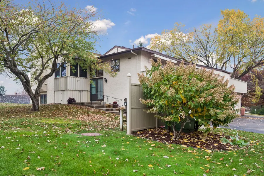 2032 Charlton Ridge, Saint Paul, MN 55118 - #2