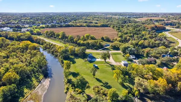 5006 W River Road Nw, Rochester, MN 55901