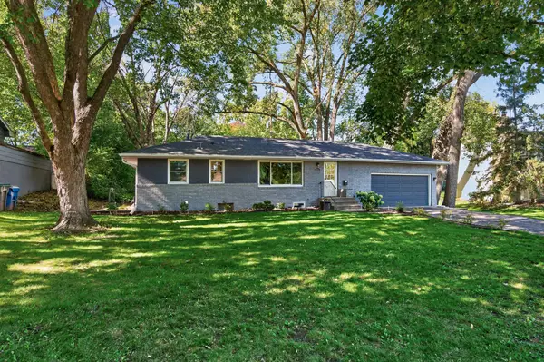2731 Lee Avenue N, Golden Valley, MN 55422