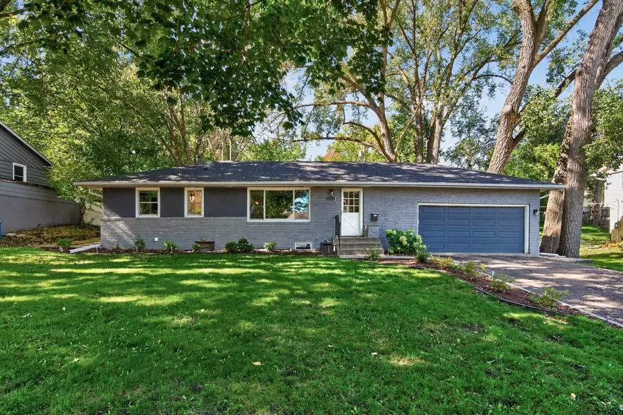 2731 Lee Avenue N, Golden Valley, MN 55422 - #3
