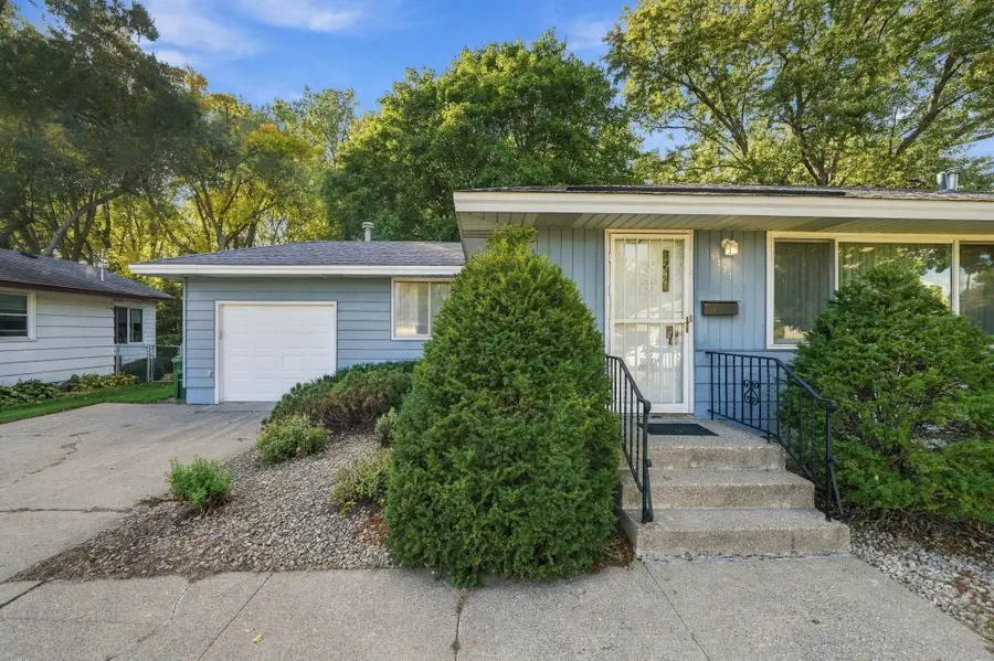 6131 Lee Avenue N, Brooklyn Center, MN 55429 - #2