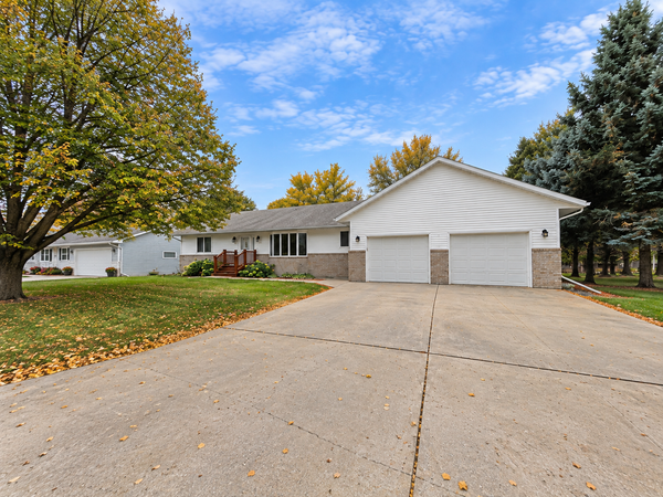 237 Crescent Drive, Breckenridge, MN 56520