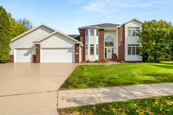 5010 Meadow Creek Drive S, Fargo, ND 58104