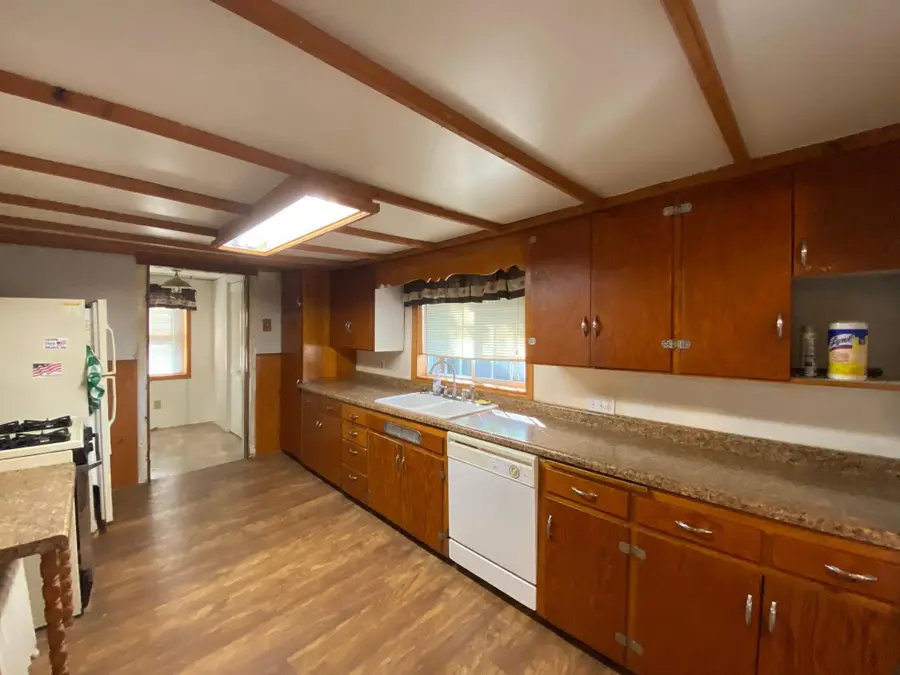 918 S Newton Avenue, Albert Lea, MN 56007 - #2