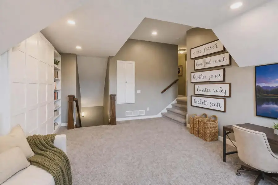 7792 Prairie Grass Pass, Prior Lake, MN 55372 - #3