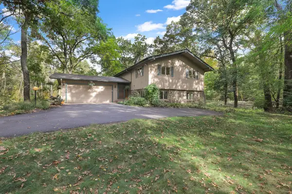 8 Woodhill Lane, Saint Paul, MN 55127