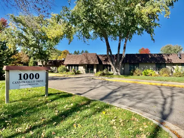 1000 Cannon Valley Drive E #123, Northfield, MN 55057